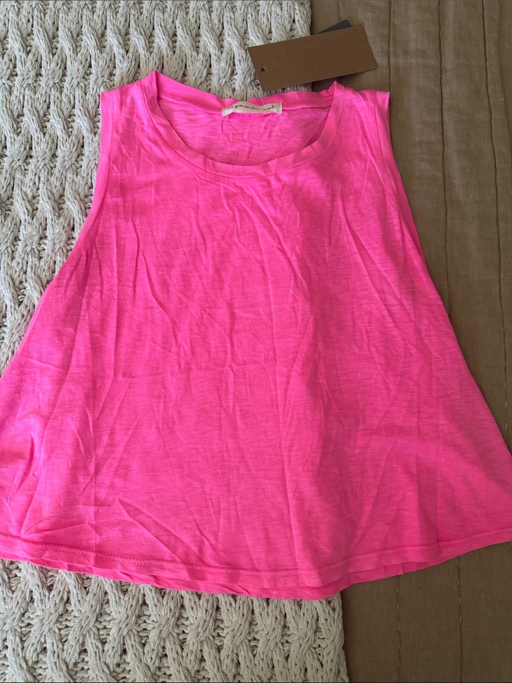NWT Niyama Sol Neon Pink Sleeveless Tank